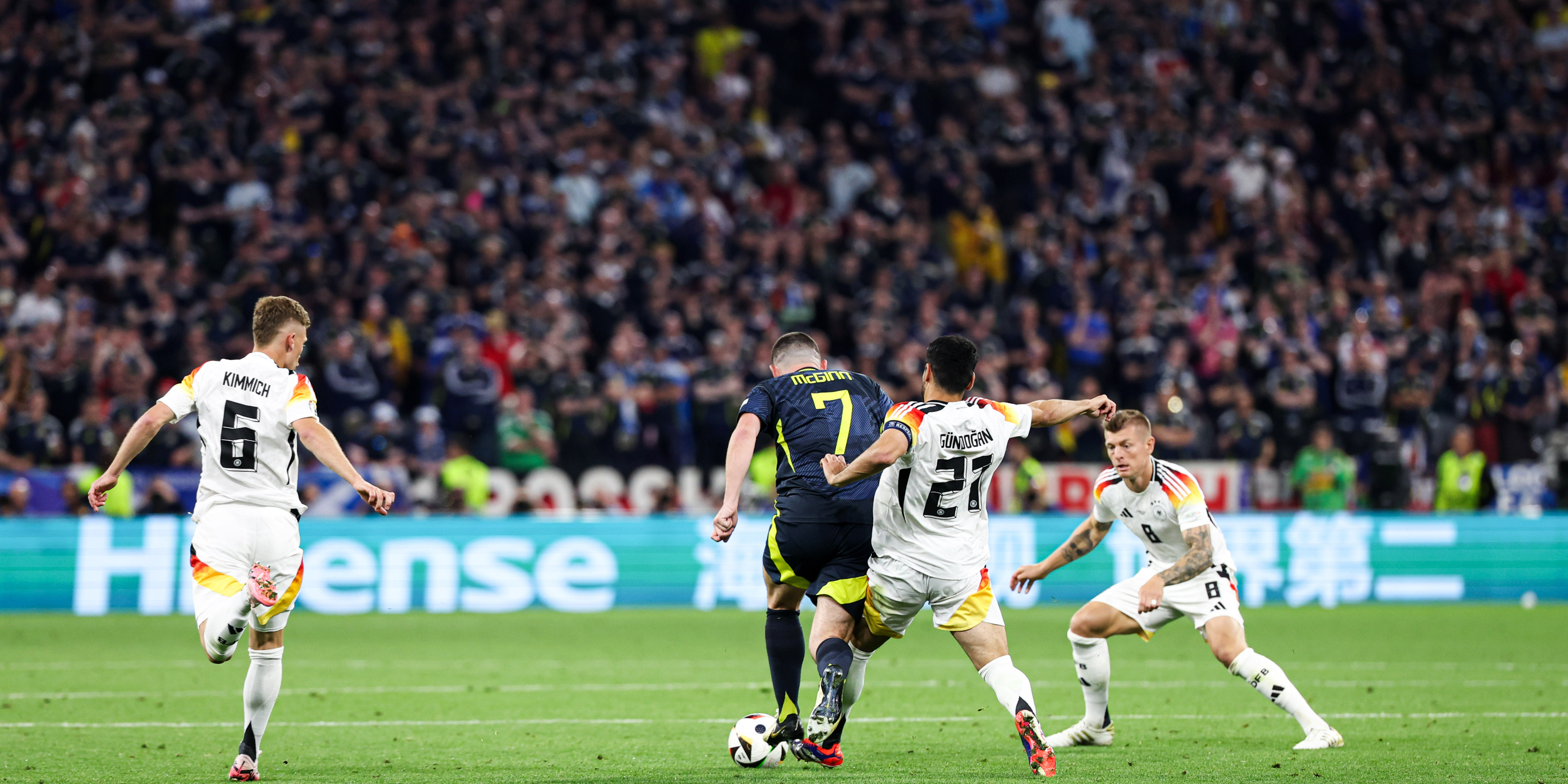 关于欧洲杯预选赛胜出，跻身晋级尾声战局尾声的信息