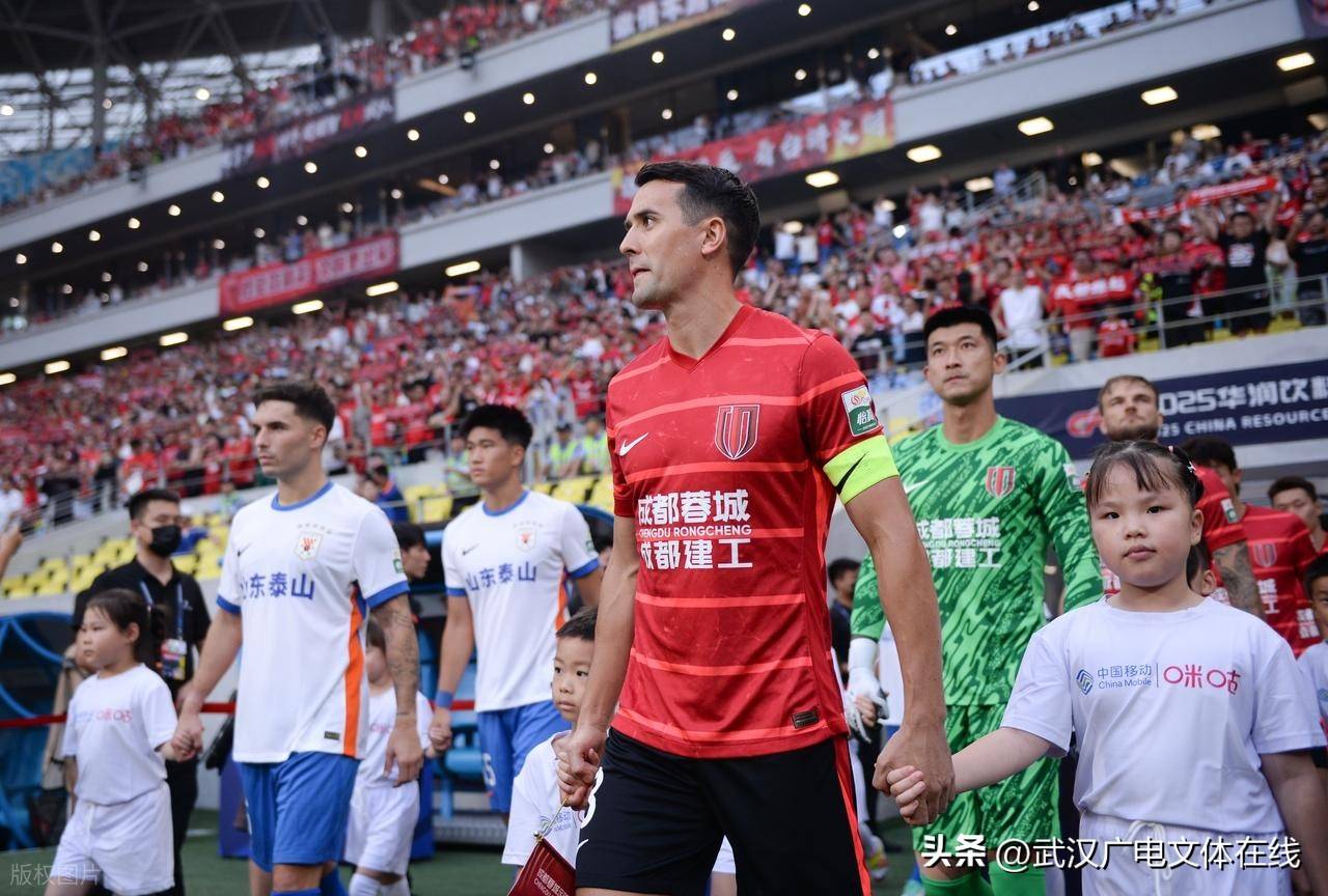 2021中超联赛开战夺冠热门球队实力抢眼