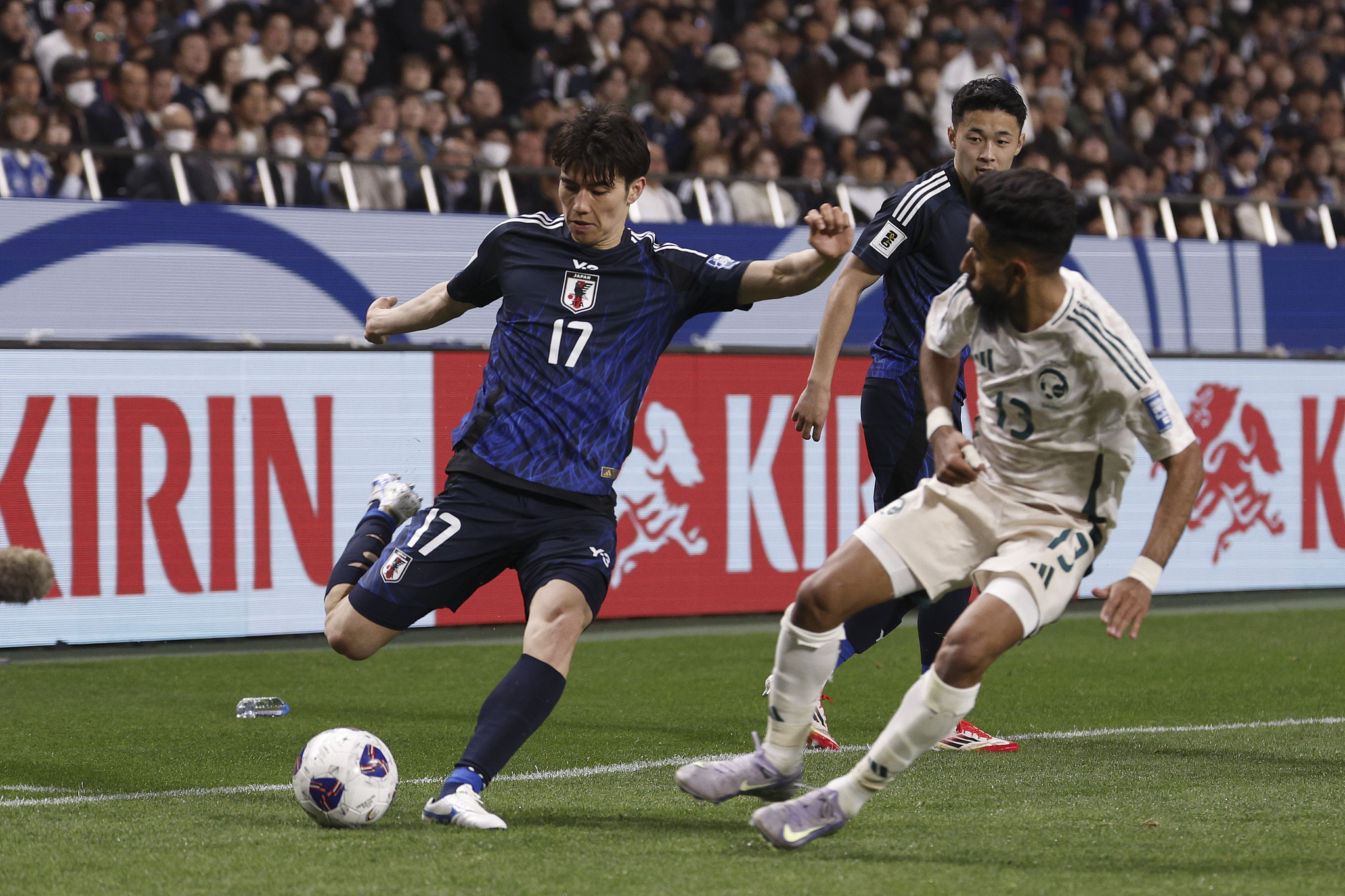 日本完胜哥伦比亚，穆勒统治全场