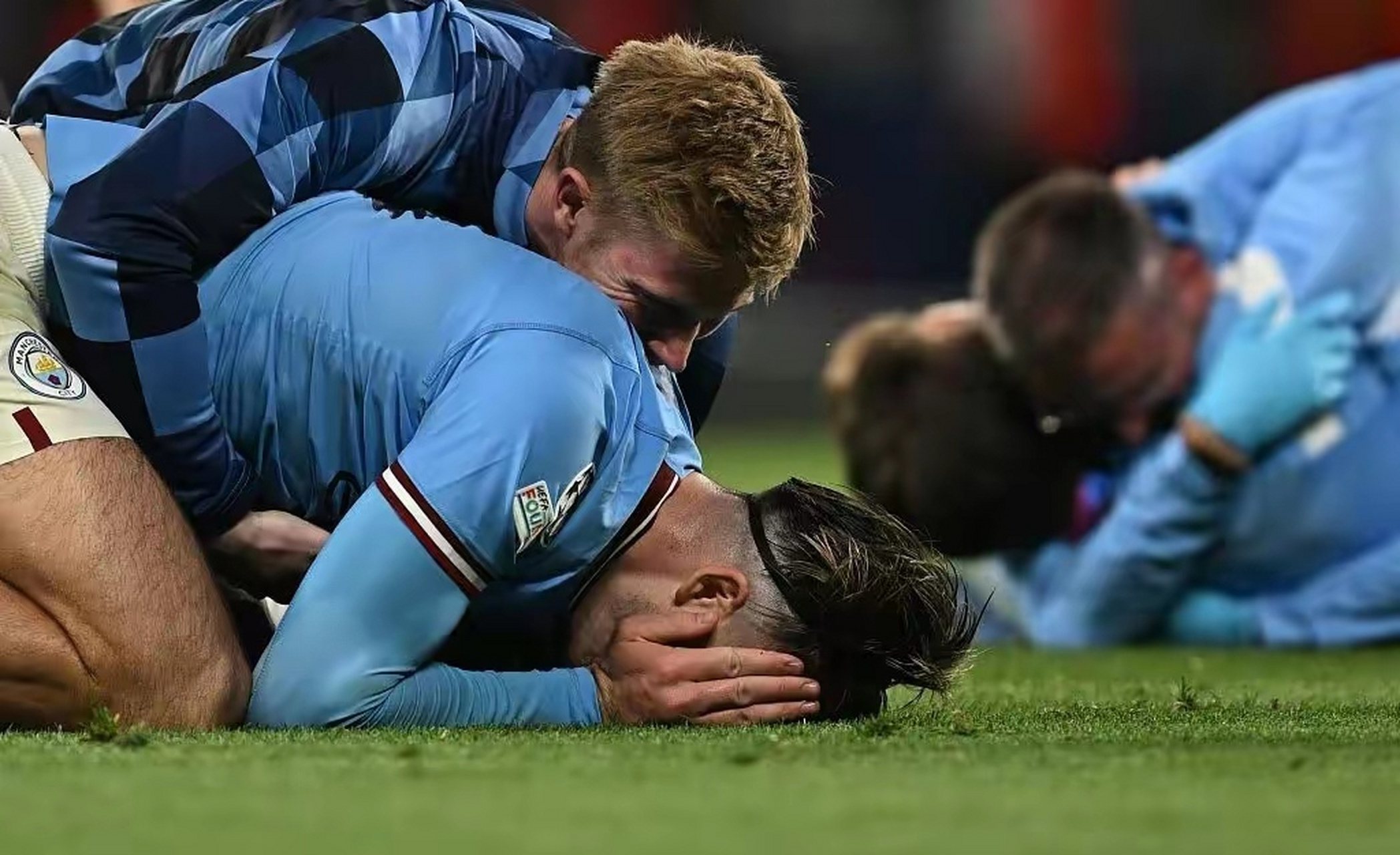 开云平台-波兰碾压阿森纳，德布劳内高光表现