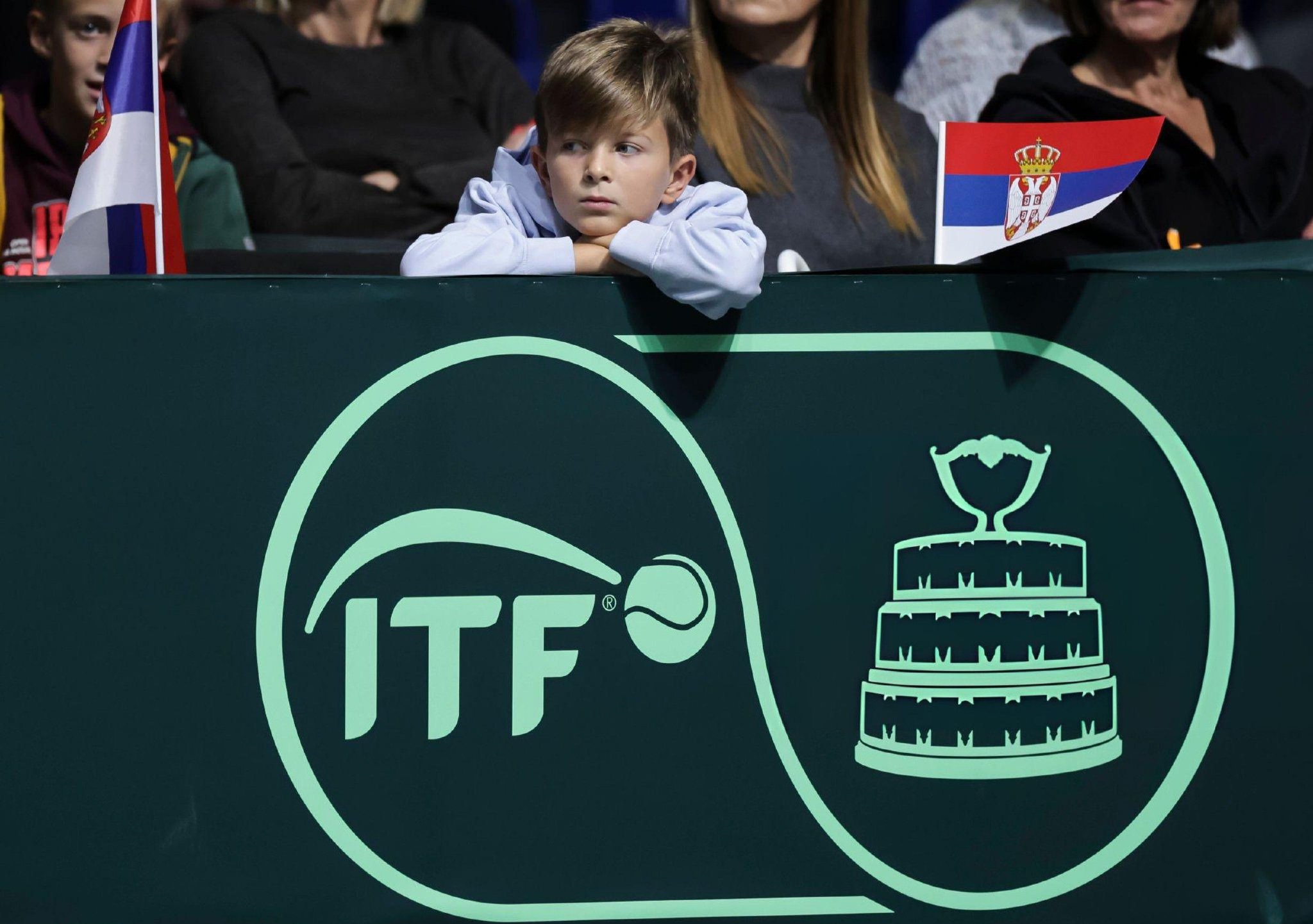 年终总决赛碾压拉沃尔杯，德约科维奇高光表现