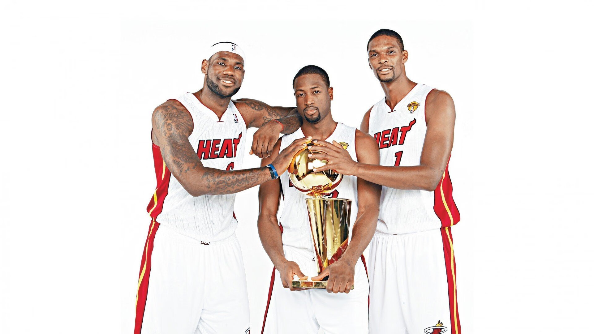 跨越赛场的传奇，从上海滩的激战到总决赛的咆哮