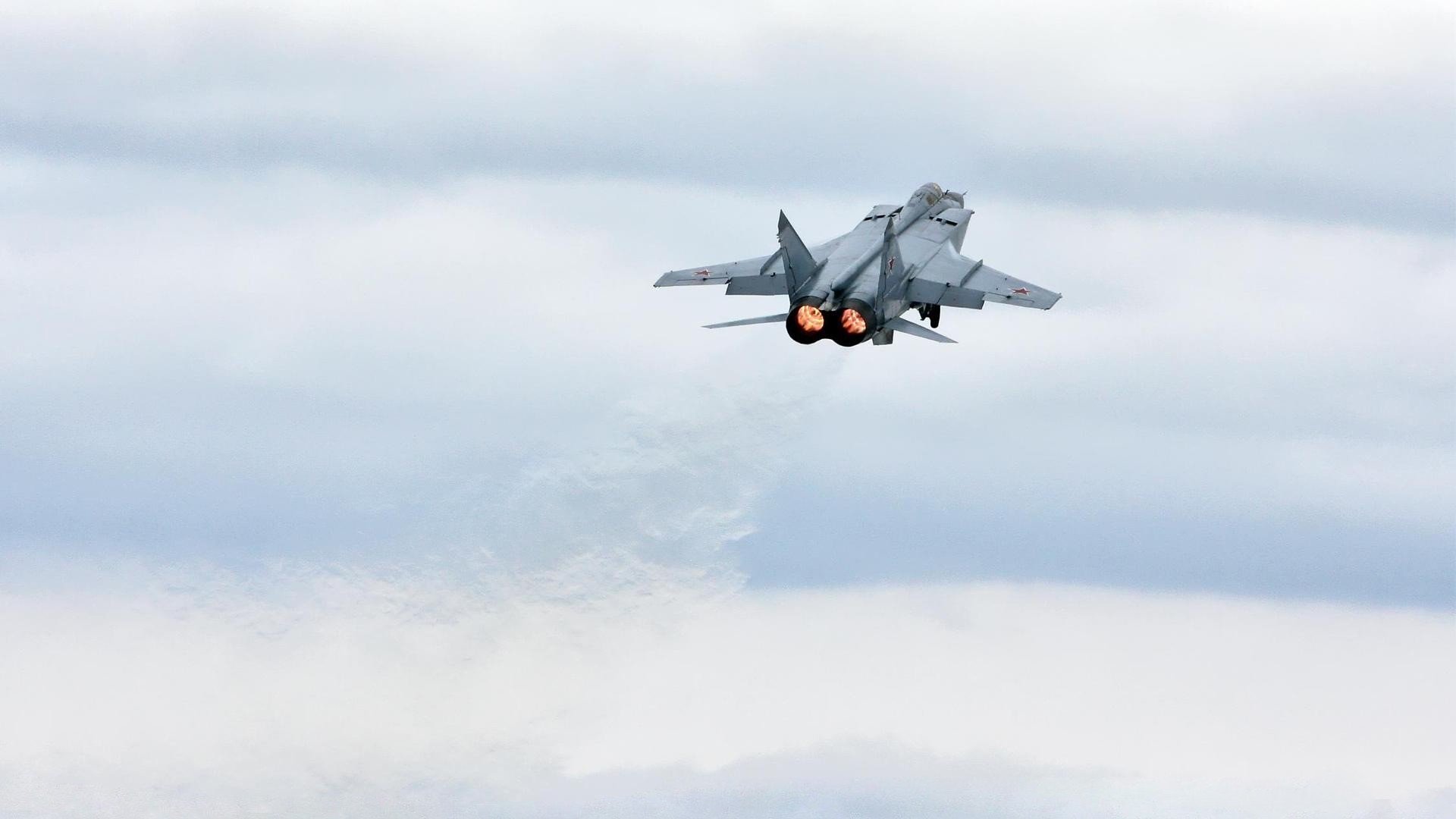 钢铁是如何炼成的，逆境中的哈登与那座名为压力的雪山